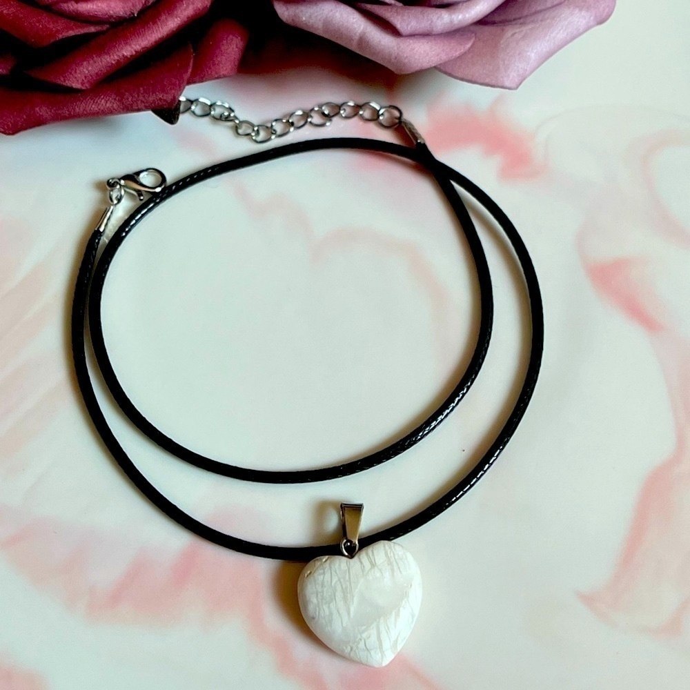 Natural Stone Heart Pendant Necklace​